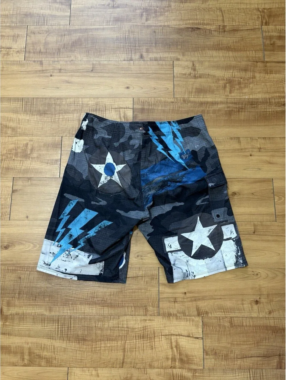 Quiksilver Mens Size 34 Y3K USAF WW2 Bomber P-52 Print Black Camo Board Shorts